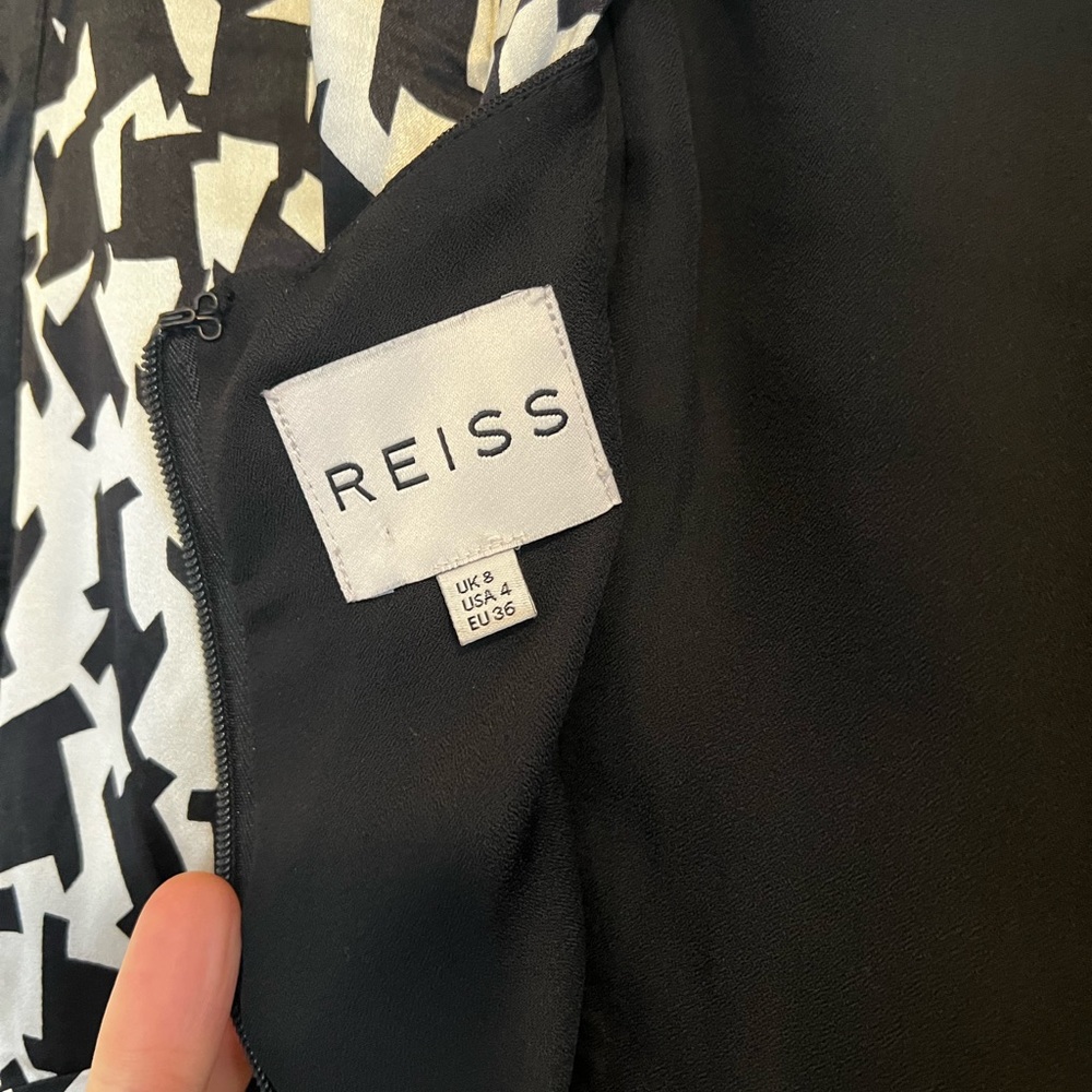 Silk Reiss dress. - Picture 3 of 4